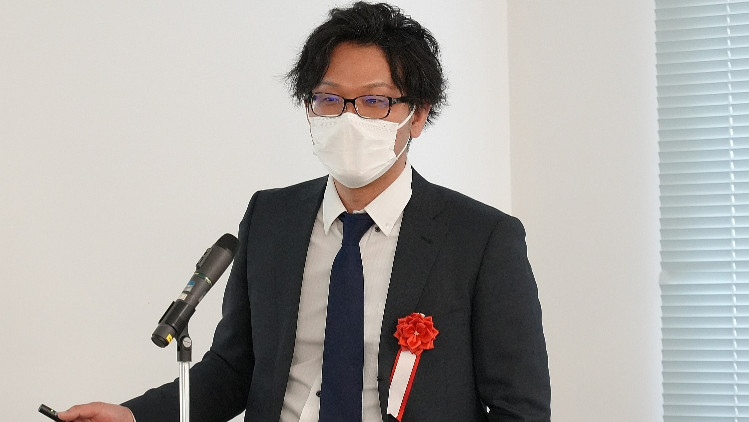 東助教